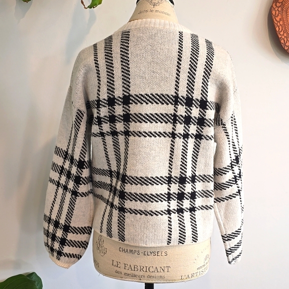 Z supply plaid sweater - Picture 8 of 10